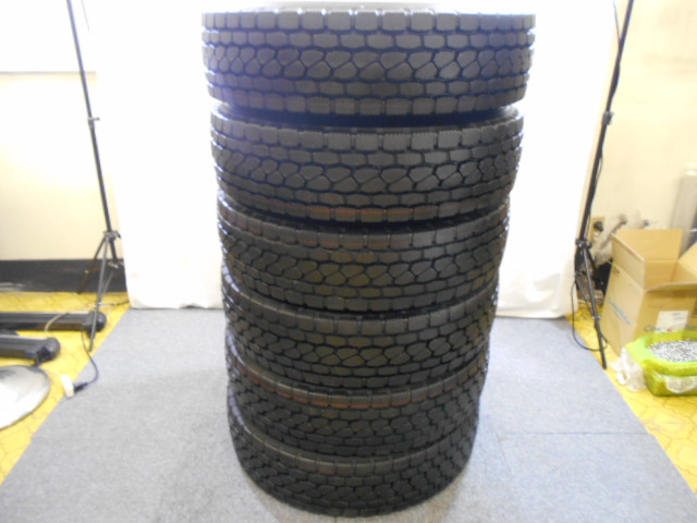 トラックタイヤ買取致しました。